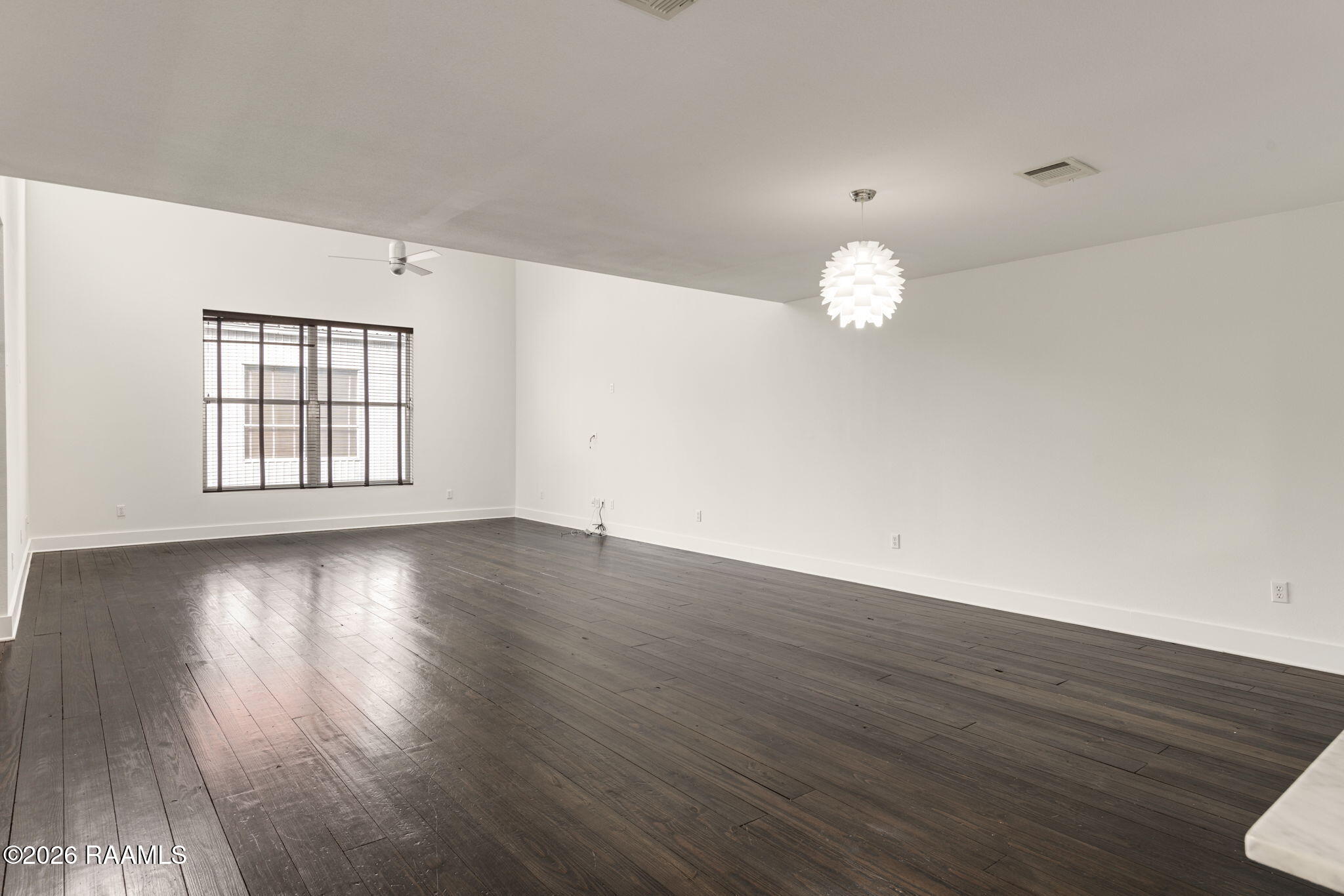 1201 South College Road, Unit 2 Lafayette, LA 70503 - Photo 13 of 35 13-web-or-mls-1201 S College Rd 2-13