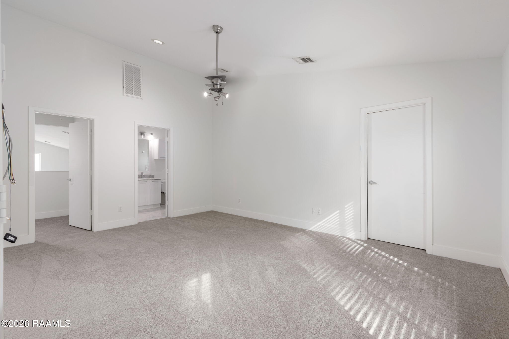 1201 South College Road, Unit 2 Lafayette, LA 70503 - Photo 17 of 35 17-web-or-mls-1201 S College Rd 2-17