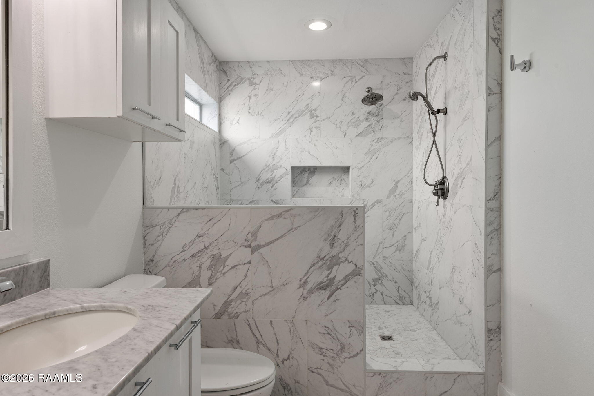 1201 South College Road, Unit 2 Lafayette, LA 70503 - Photo 19 of 35 19-web-or-mls-1201 S College Rd 2-19