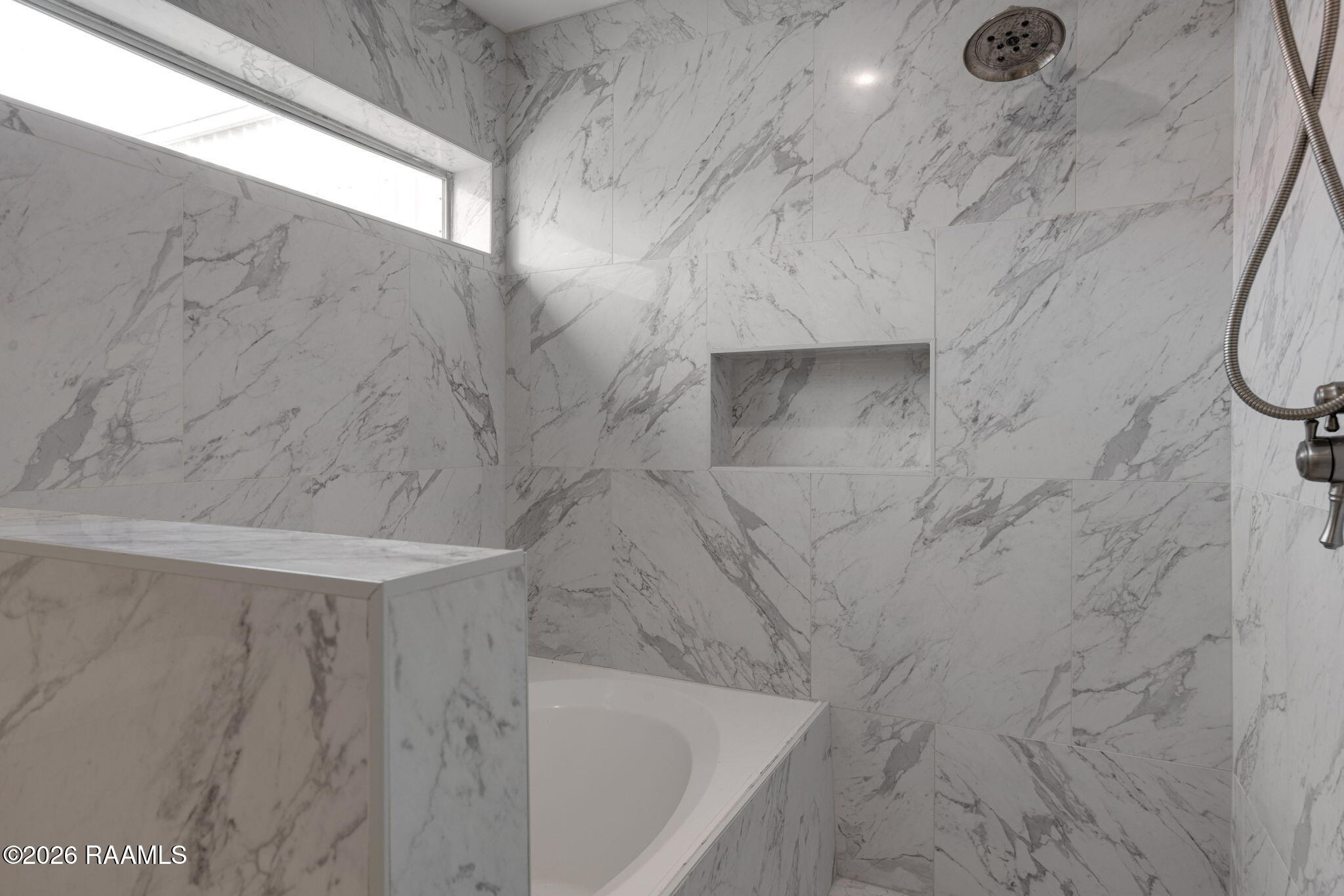 1201 South College Road, Unit 2 Lafayette, LA 70503 - Photo 20 of 35 20-web-or-mls-1201 S College Rd 2-20