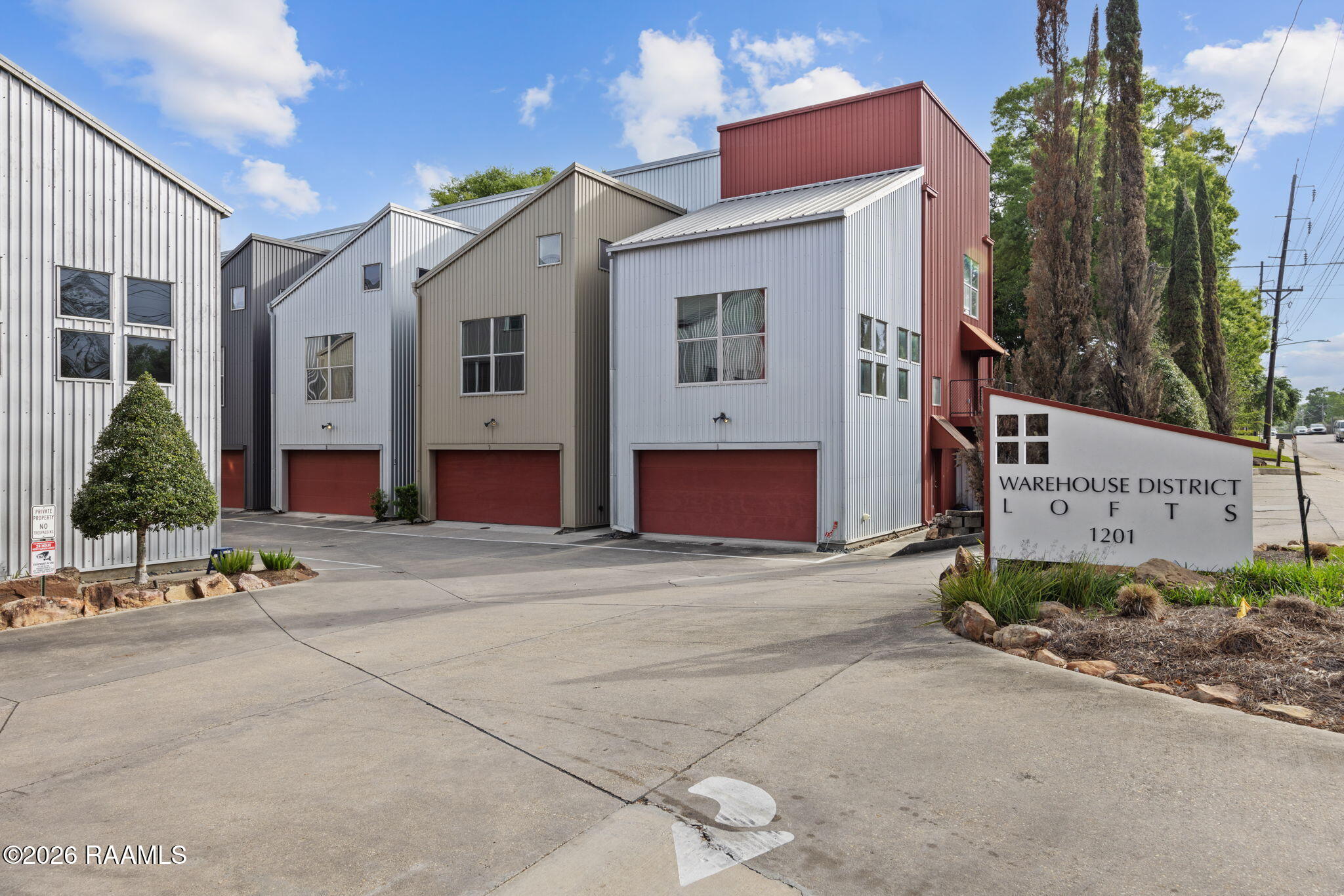 1201 South College Road, Unit 2 Lafayette, LA 70503 - Photo 3 of 35 3-web-or-mls-1201 S College Rd 2-3