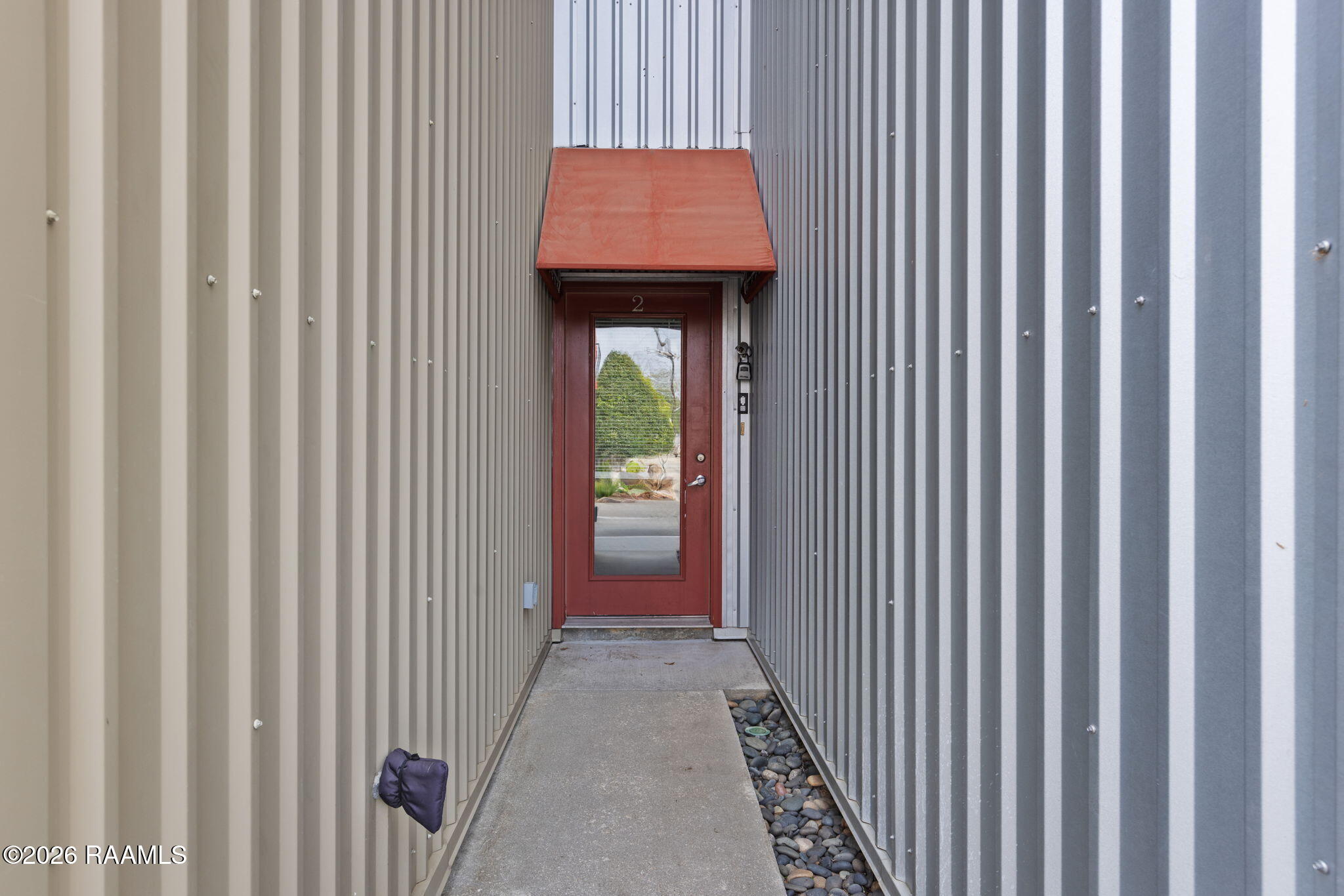 1201 South College Road, Unit 2 Lafayette, LA 70503 - Photo 4 of 35 4-web-or-mls-1201 S College Rd 2-4