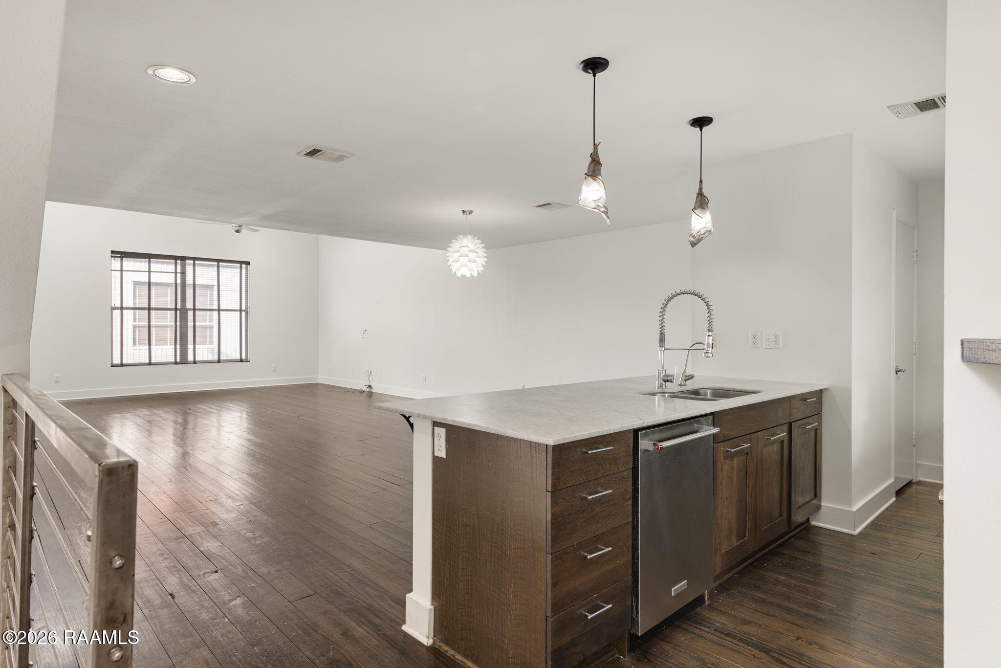 1201 South College Road, Unit 2 Lafayette, LA 70503 - Photo 6 of 35 6-web-or-mls-1201 S College Rd 2-6