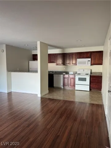 $1,450 | 5188 River Glen Drive, Unit 458, Las Vegas, NV 89103