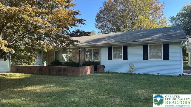 $341,500 | 916 Bushkill Center Road, Nazareth, PA 18064