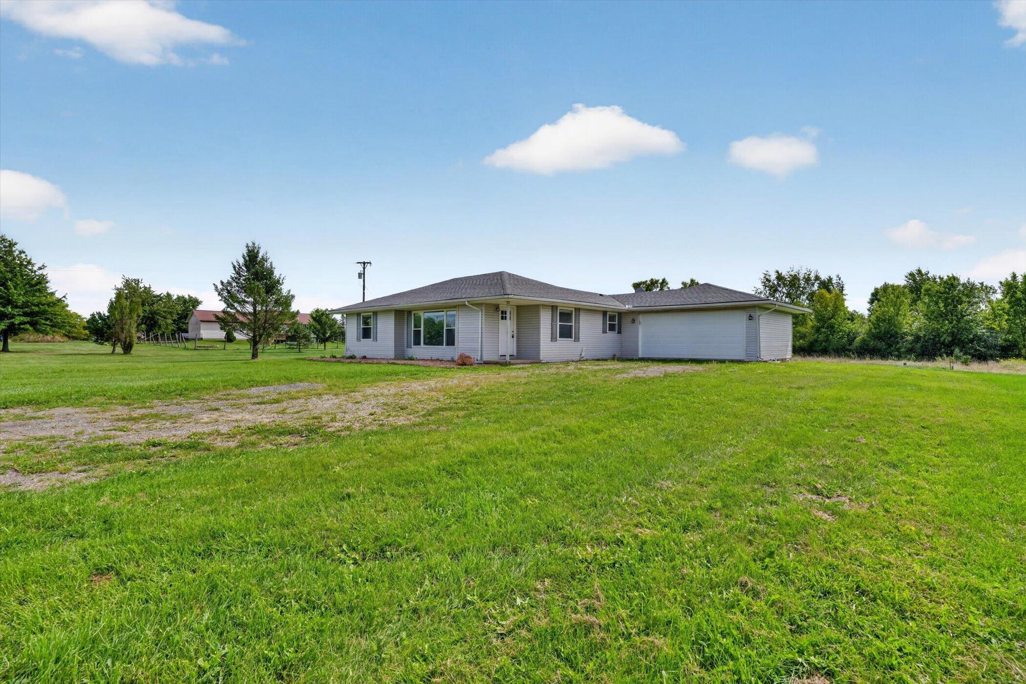 7956 Church Road Imlay City, MI 48444 - Photo 4 of 47 02-7956-Church-Rd-Windowstill