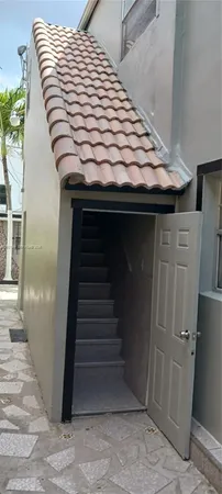 $2,500 | 2272 Southwest 8th Street, Unit 3, Miami, FL 33135