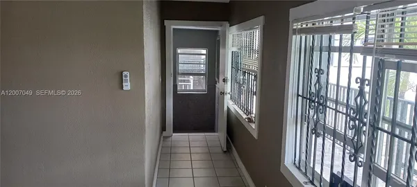 $2,500 | 2272 Southwest 8th Street, Unit 3, Miami, FL 33135