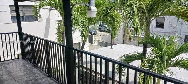 $2,500 | 2272 Southwest 8th Street, Unit 3, Miami, FL 33135