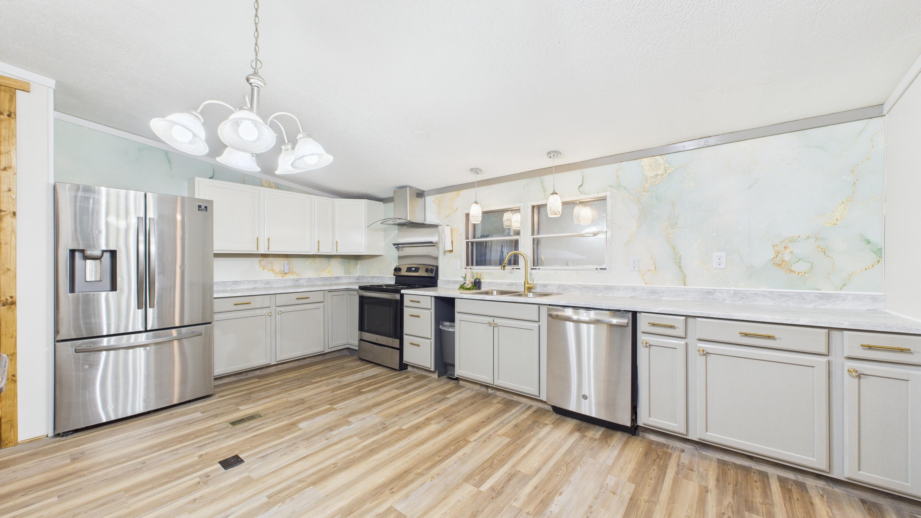 623 Barn Road Bonneau, SC 29431 - Photo 17 of 23 Kitchen