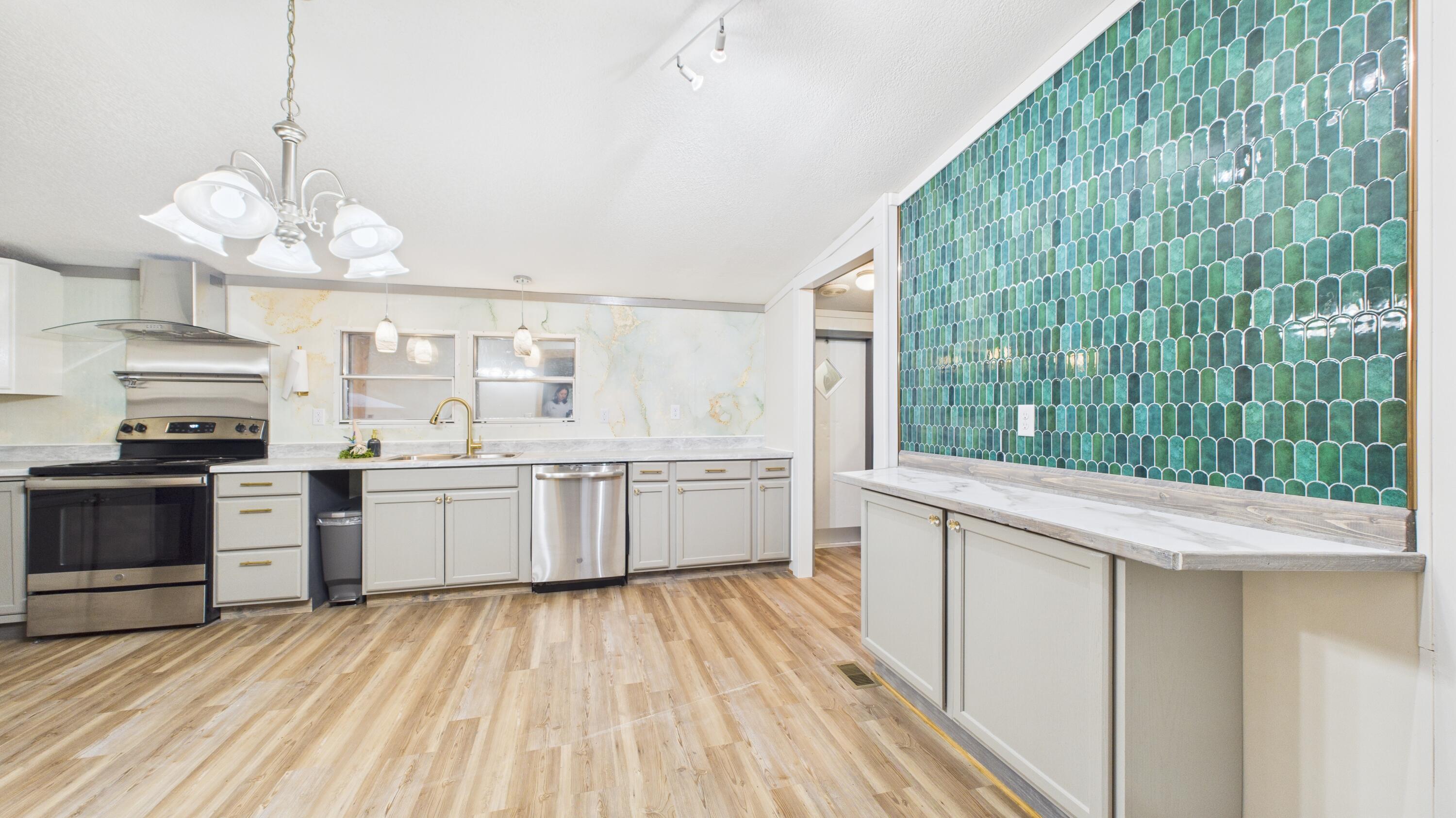 623 Barn Road Bonneau, SC 29431 - Photo 5 of 23 Kitchen