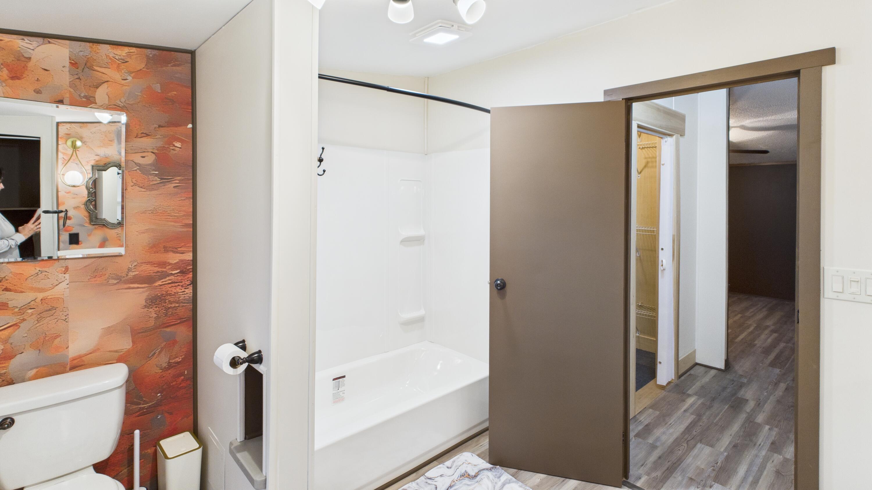 623 Barn Road Bonneau, SC 29431 - Photo 9 of 23 Master Bathroom