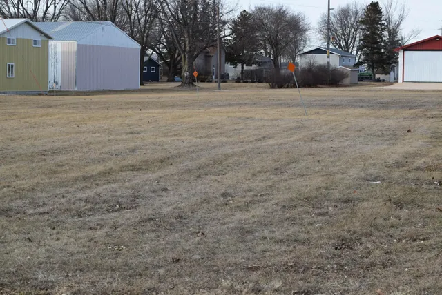 $19,900 | 305 Main Street East, Vernon Center, MN 56090