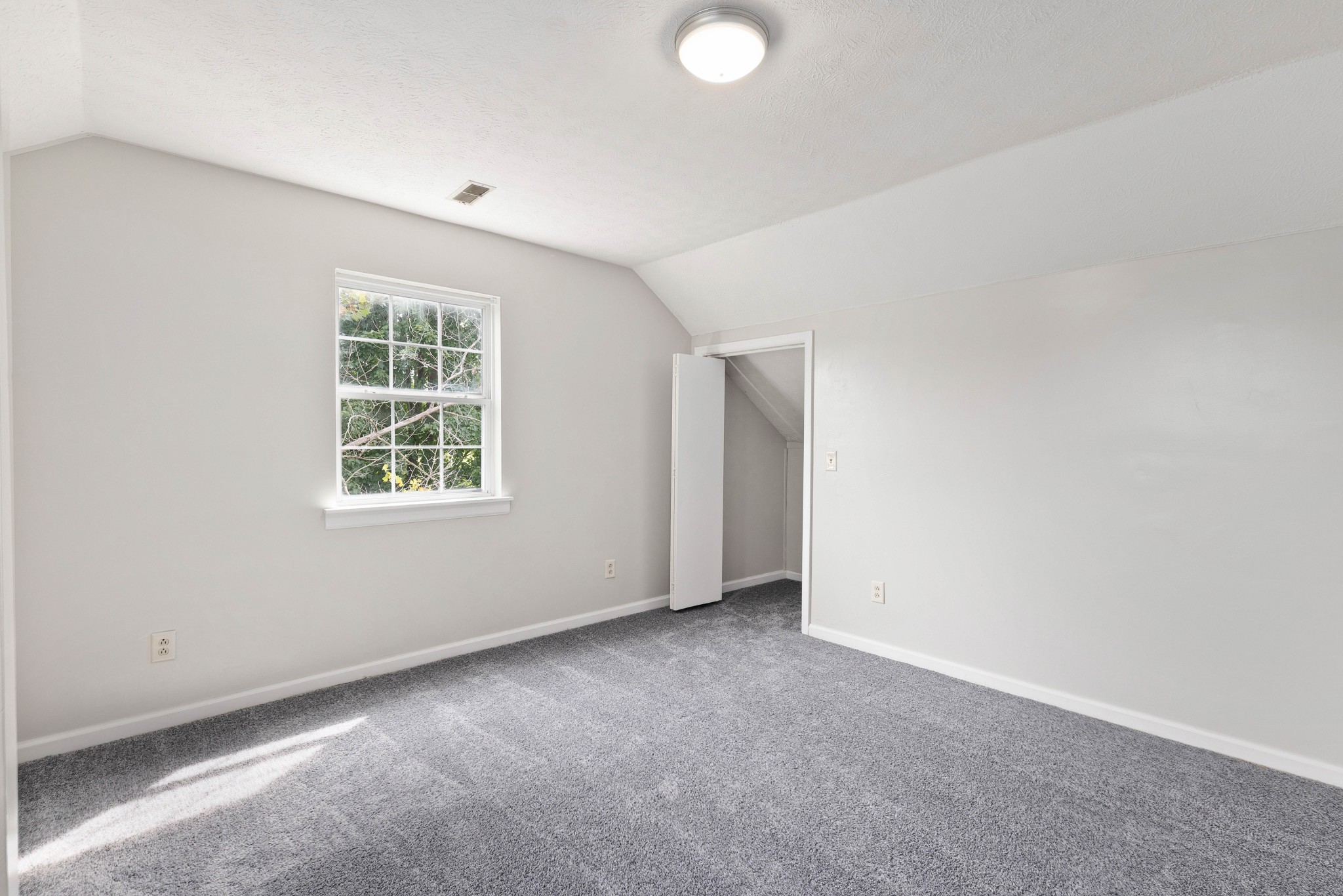 7050 Williams Road Cross Plains, TN 37049 - Photo 35 of 50 an empty room with windows
