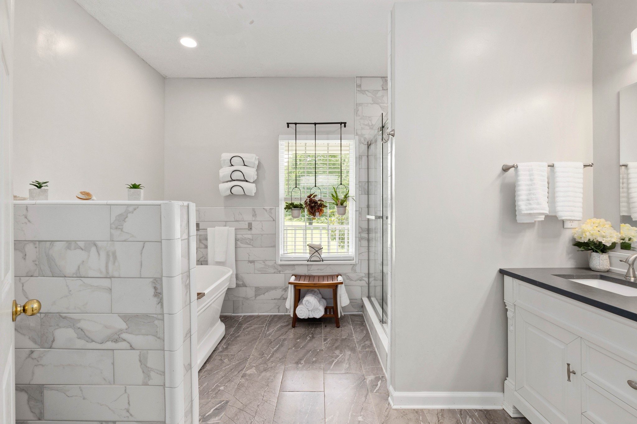 7050 Williams Road Cross Plains, TN 37049 - Photo 38 of 50 a bathroom with a toilet a sink and a bathtub