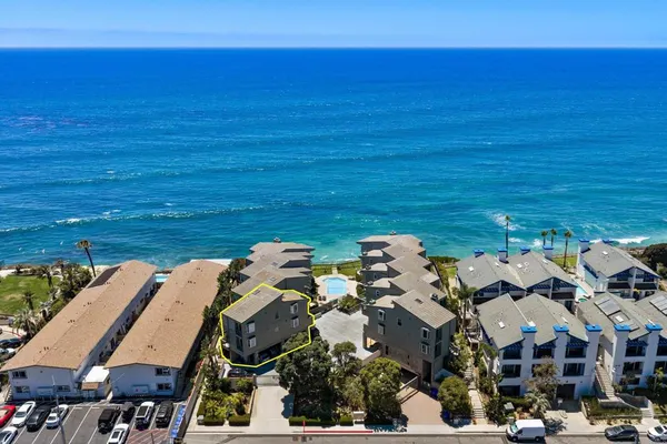 $2,250,000 | 940 Sealane Drive, Unit 7, Encinitas, CA 92024