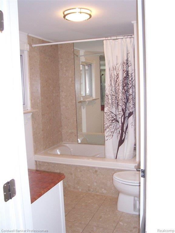 1212 Edgewood Road Birmingham, MI 48009 - Photo 18 of 28 Master Bathroom