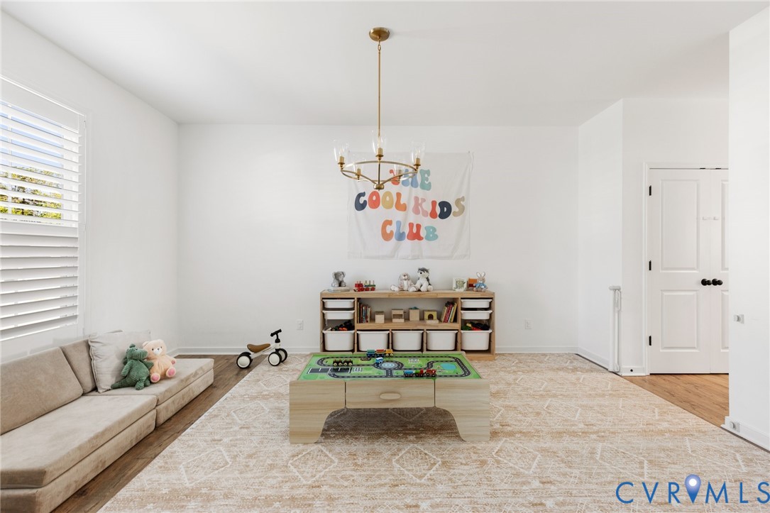 10001 Craftsbury Drive Midlothian, VA 23112 - Photo 10 of 32 a living room with furniture