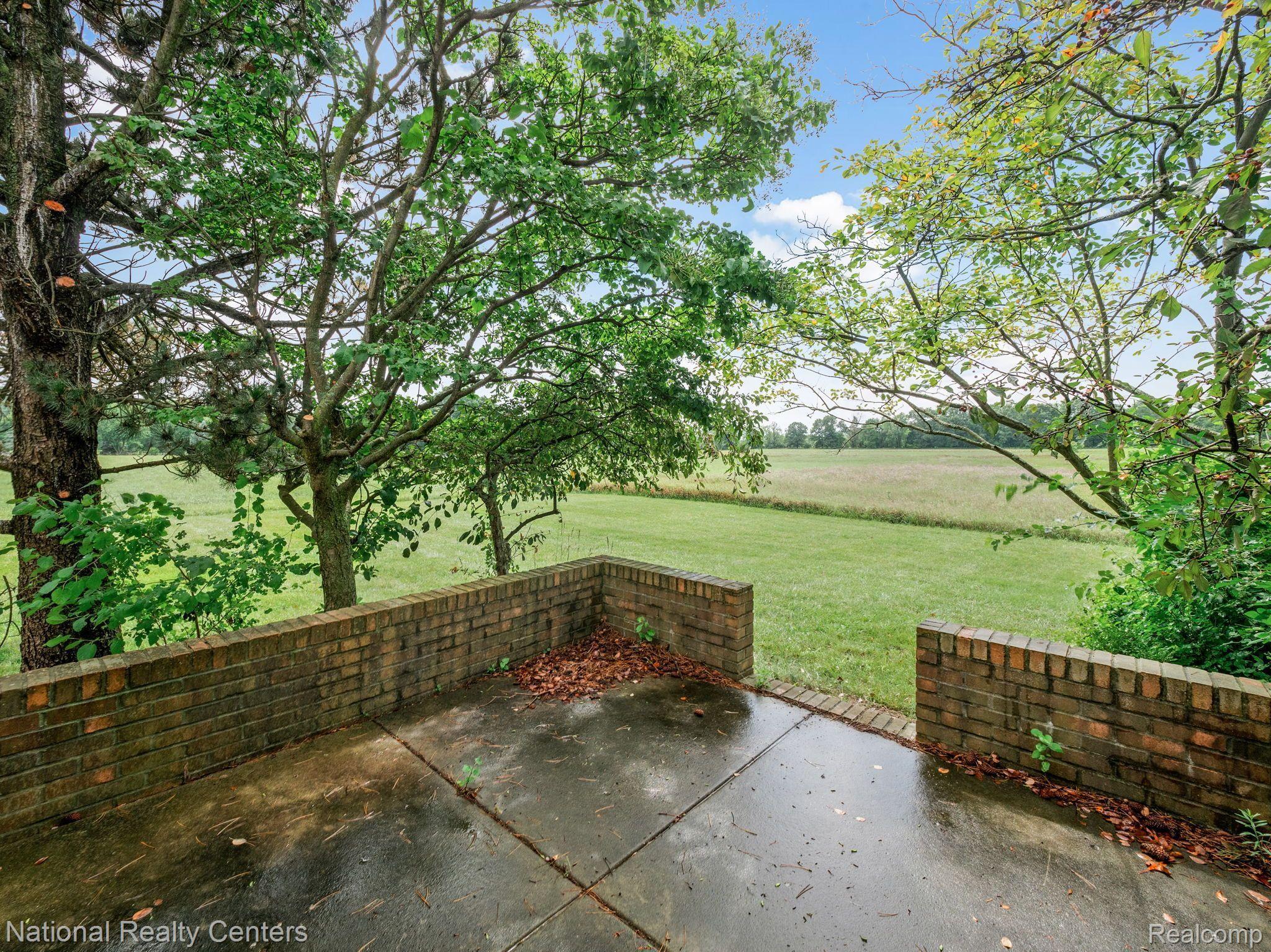 2128 South Hickory Ridge Road Milford, MI 48380 - Photo 30 of 35 Gallery Image 30