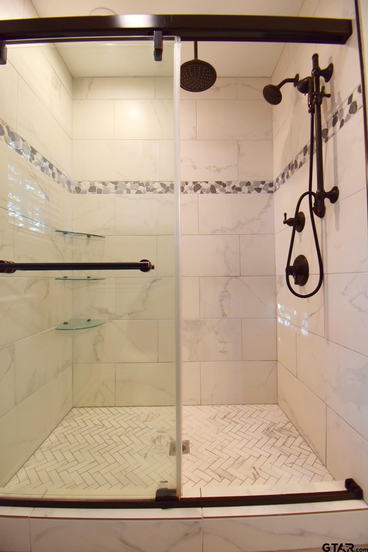 1218 Kingsbury Road Tyler, TX 75701 - Photo 11 of 25