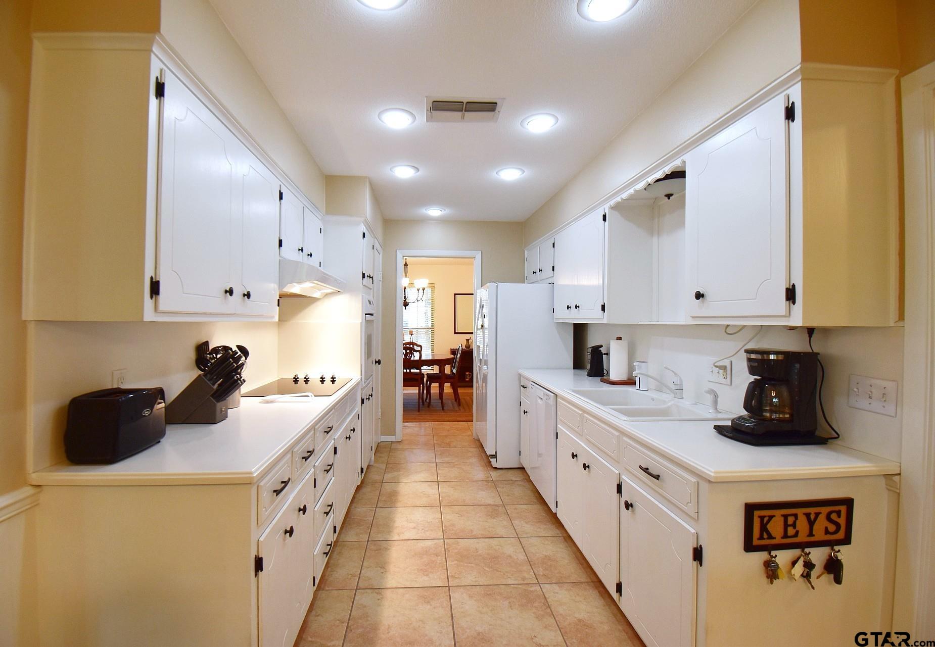 1218 Kingsbury Road Tyler, TX 75701 - Photo 6 of 25