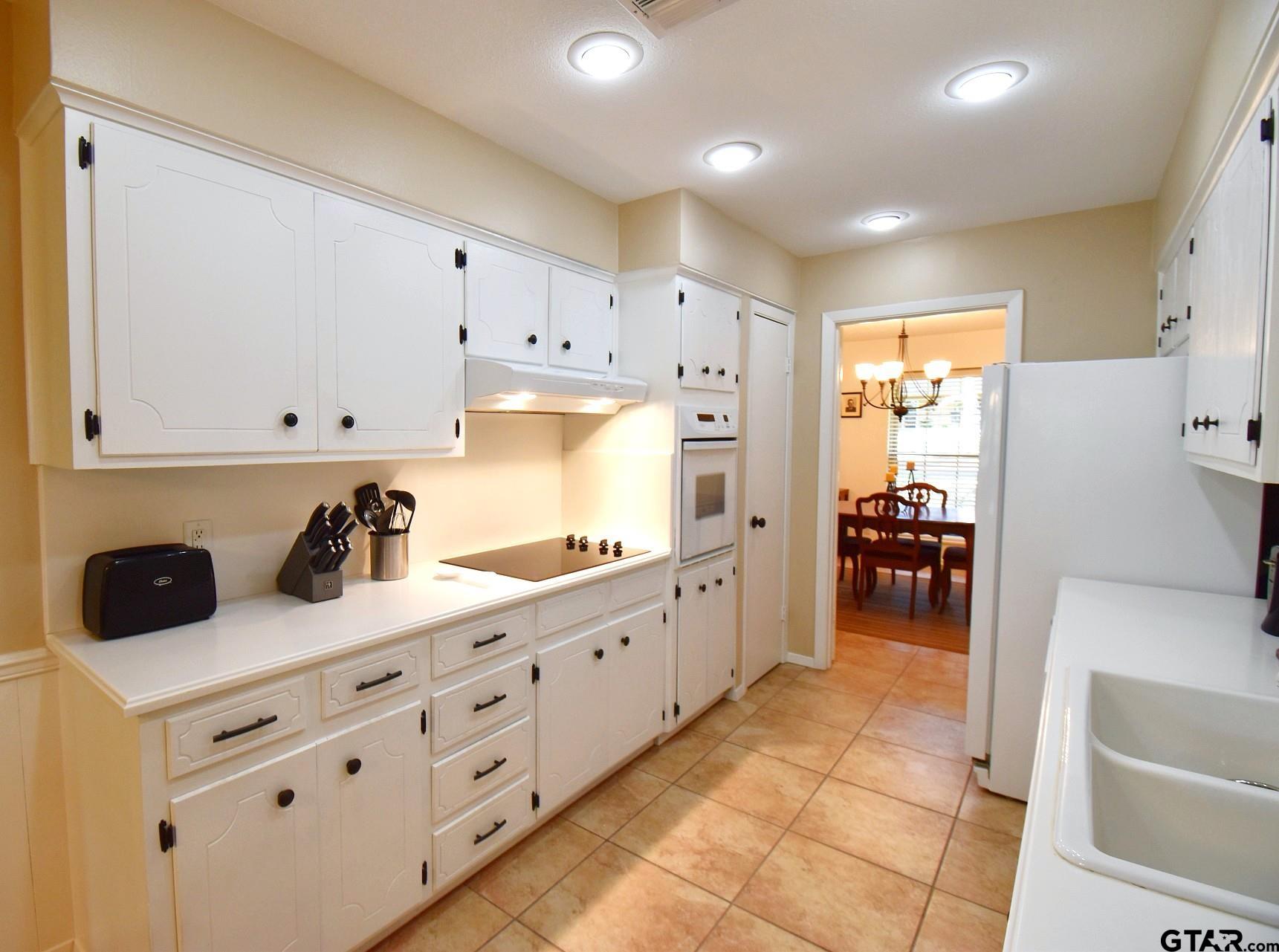 1218 Kingsbury Road Tyler, TX 75701 - Photo 7 of 25