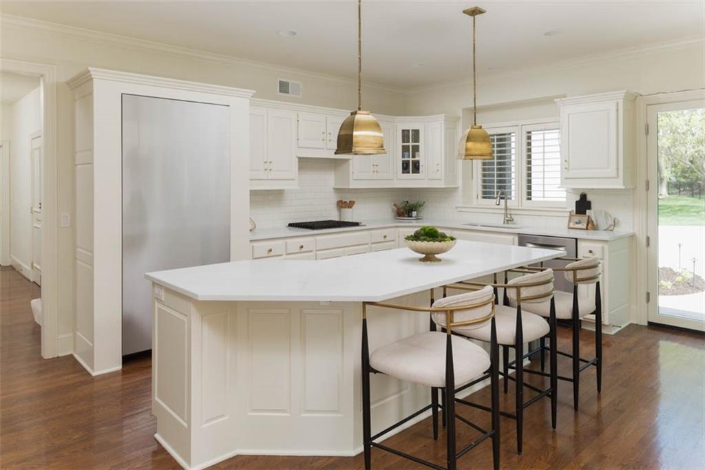 11413 Manor Road Leawood, KS 66211 - Photo 15 of 81