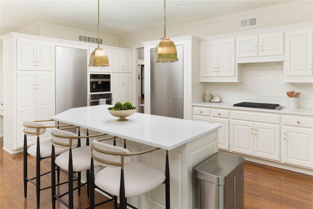 11413 Manor Road Leawood, KS 66211 - Photo 18 of 81