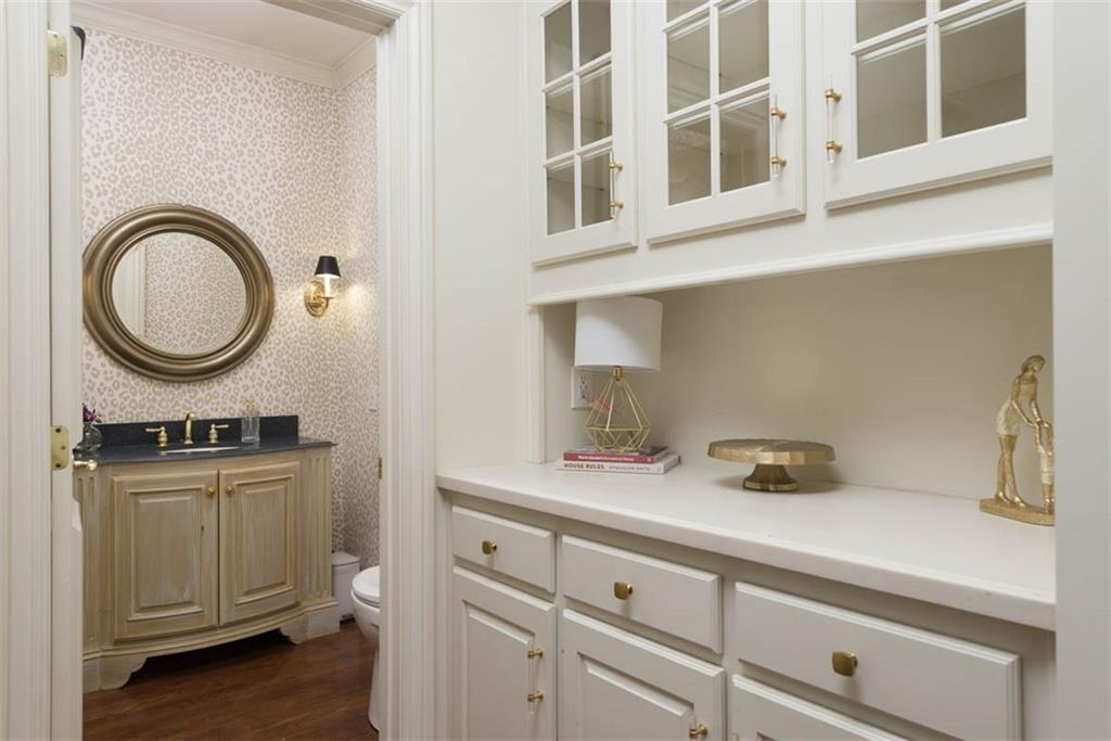 11413 Manor Road Leawood, KS 66211 - Photo 20 of 81