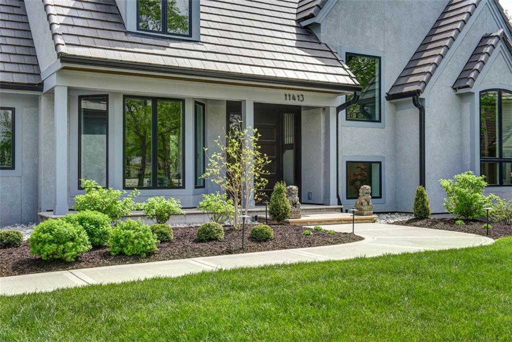 11413 Manor Road Leawood, KS 66211 - Photo 2 of 81