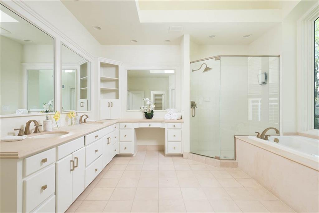 11413 Manor Road Leawood, KS 66211 - Photo 25 of 81