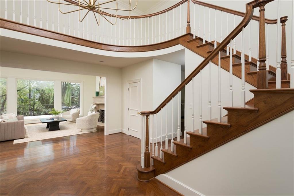 11413 Manor Road Leawood, KS 66211 - Photo 3 of 81