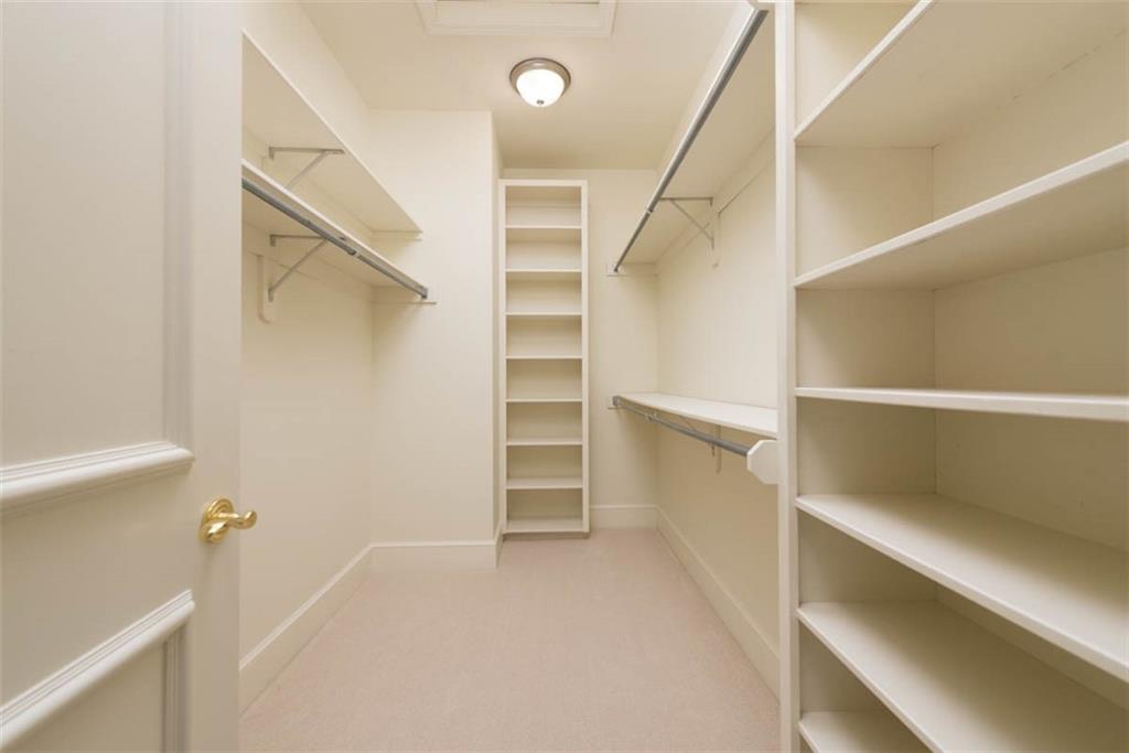 11413 Manor Road Leawood, KS 66211 - Photo 31 of 81