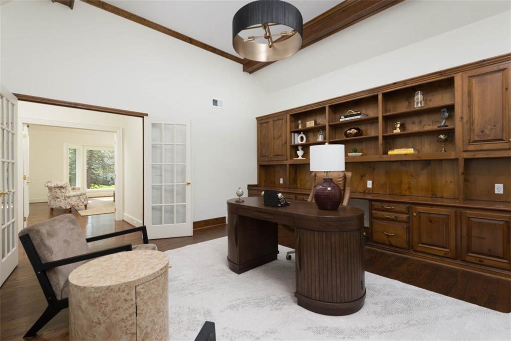 11413 Manor Road Leawood, KS 66211 - Photo 33 of 81