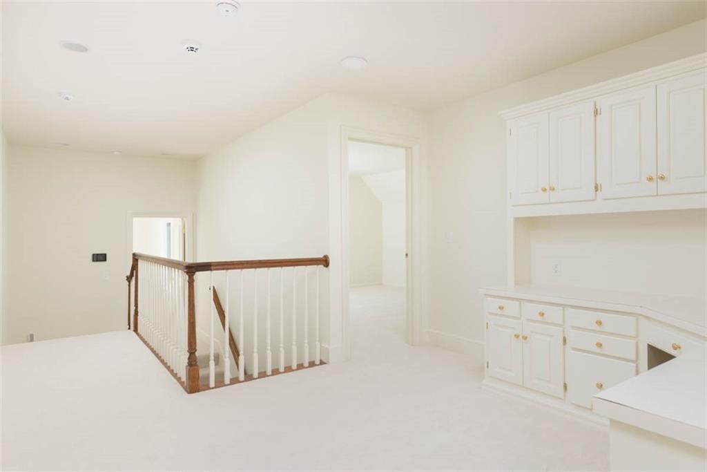 11413 Manor Road Leawood, KS 66211 - Photo 34 of 81