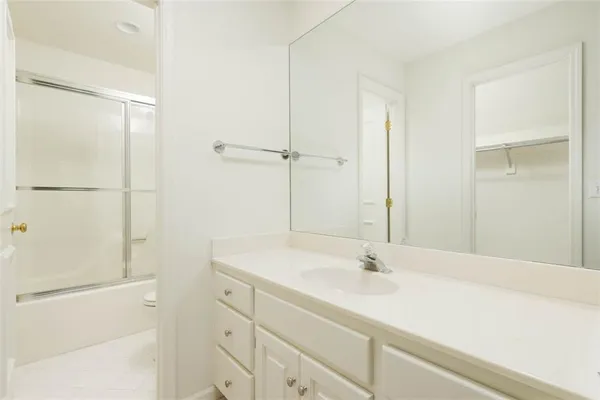 $2,400,000 | 11413 Manor Road, Leawood, KS 66211