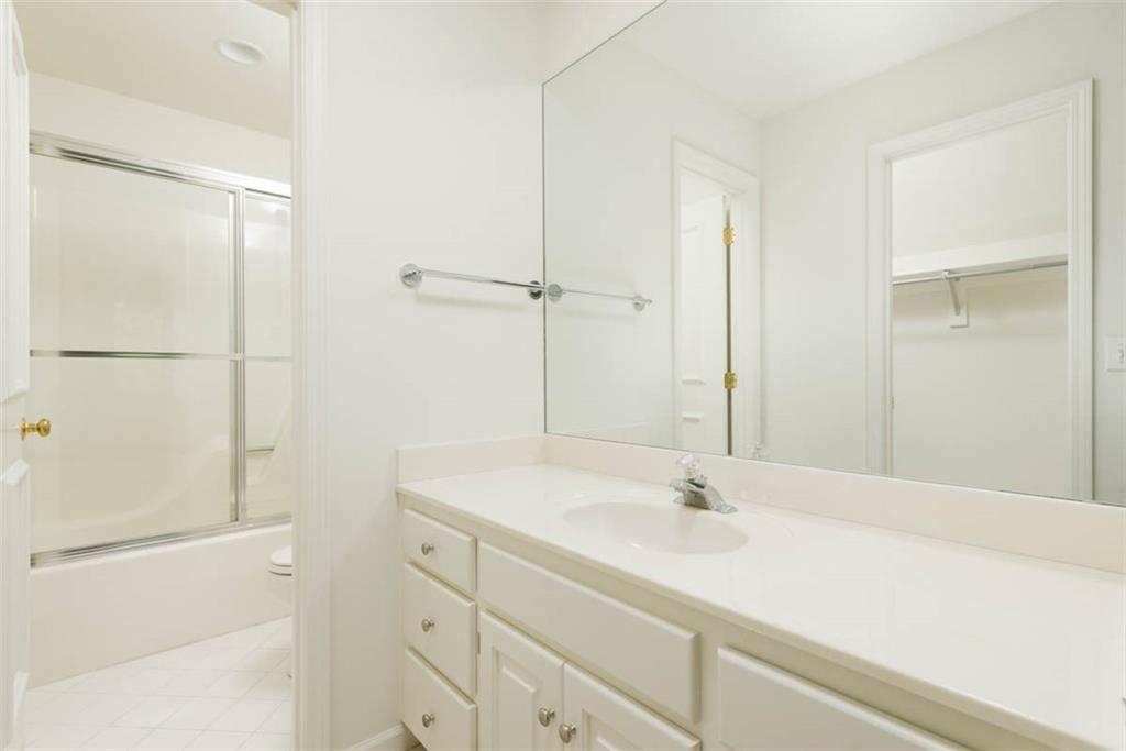 11413 Manor Road Leawood, KS 66211 - Photo 43 of 81