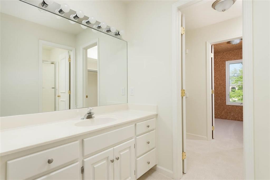 11413 Manor Road Leawood, KS 66211 - Photo 46 of 81