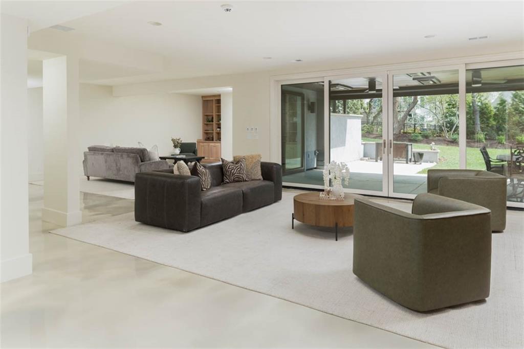 11413 Manor Road Leawood, KS 66211 - Photo 51 of 81