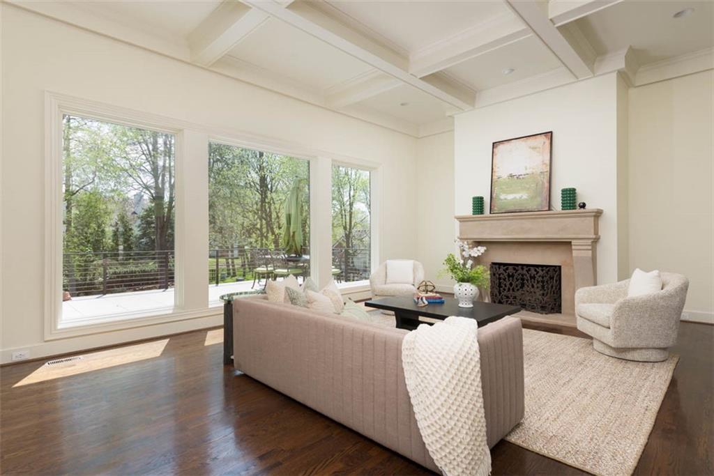 11413 Manor Road Leawood, KS 66211 - Photo 7 of 81