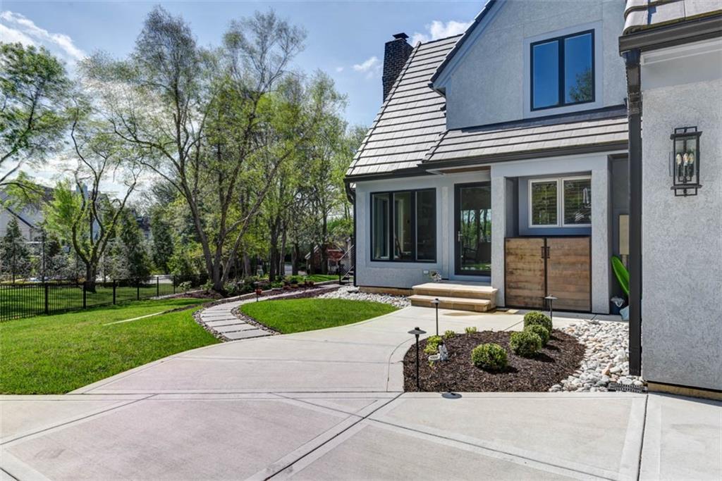 11413 Manor Road Leawood, KS 66211 - Photo 78 of 81