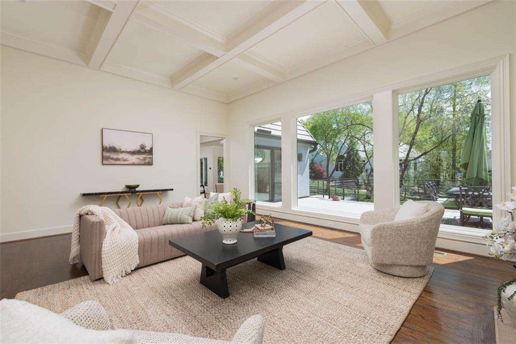 11413 Manor Road Leawood, KS 66211 - Photo 9 of 81