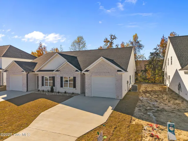 $277,500 | 2100 Dartford Drive, Unit B, Greenville, NC 27834