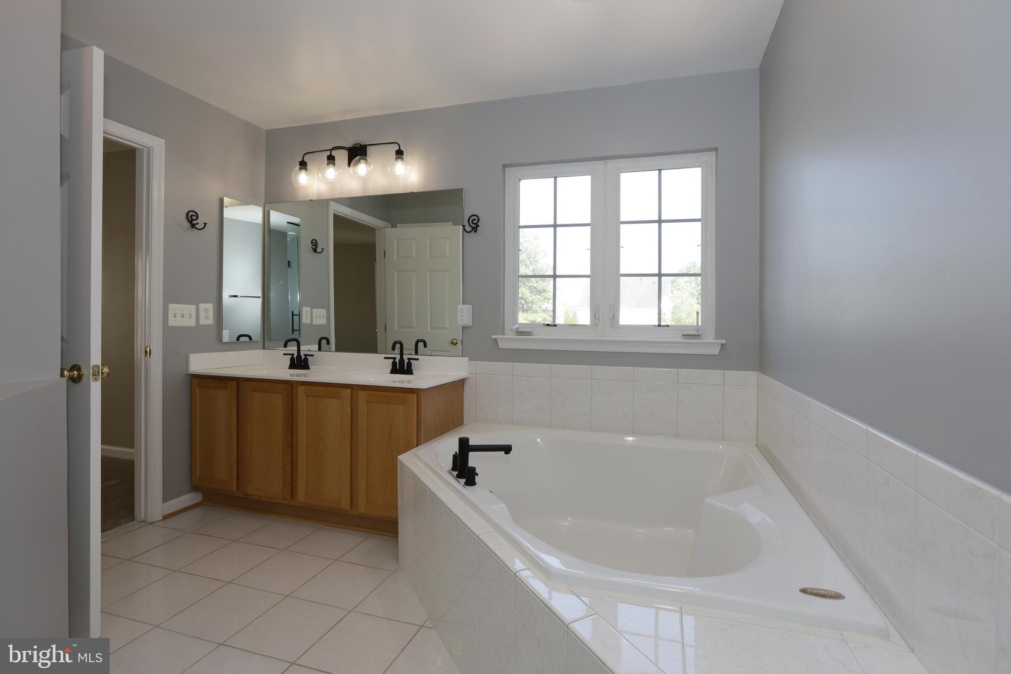 14205 Reidhall Place Gainesville, VA 20155 - Photo 27 of 54 View #3