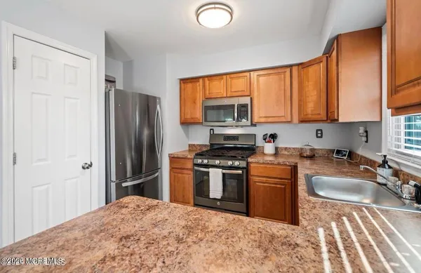 $3,000 | 209 Sinclair Avenue, Lanoka Harbor, NJ 08734