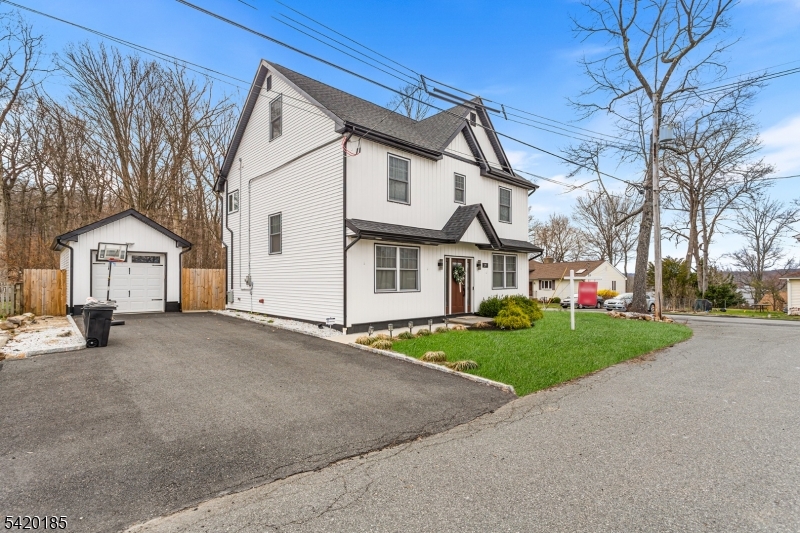 29 Tennis Road Lake Hopatcong, NJ 07849 - Photo 2 of 44