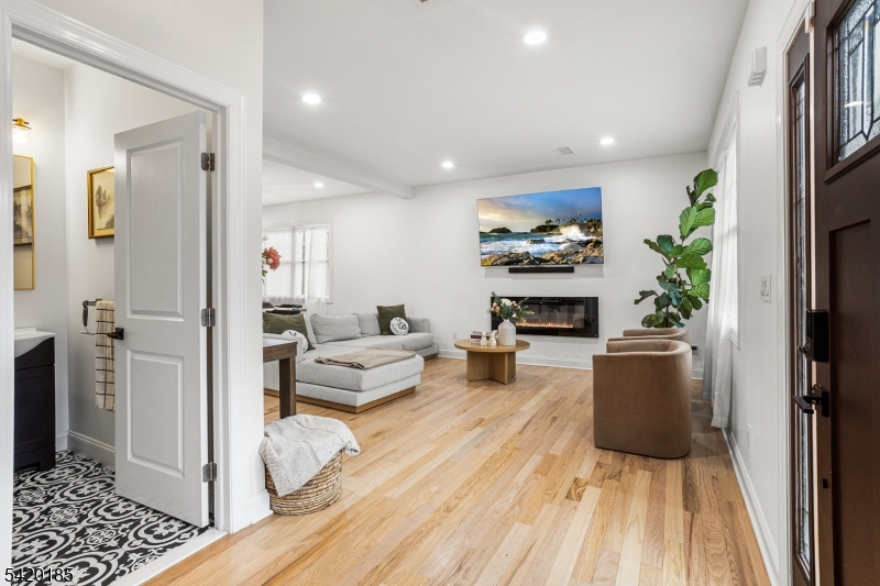 29 Tennis Road Lake Hopatcong, NJ 07849 - Photo 4 of 44