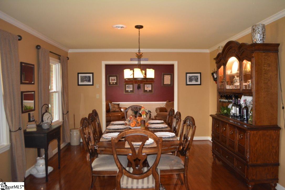35 Rollingreen Road Greer, SC 29651 - Photo 2 of 20 Gallery Image 2