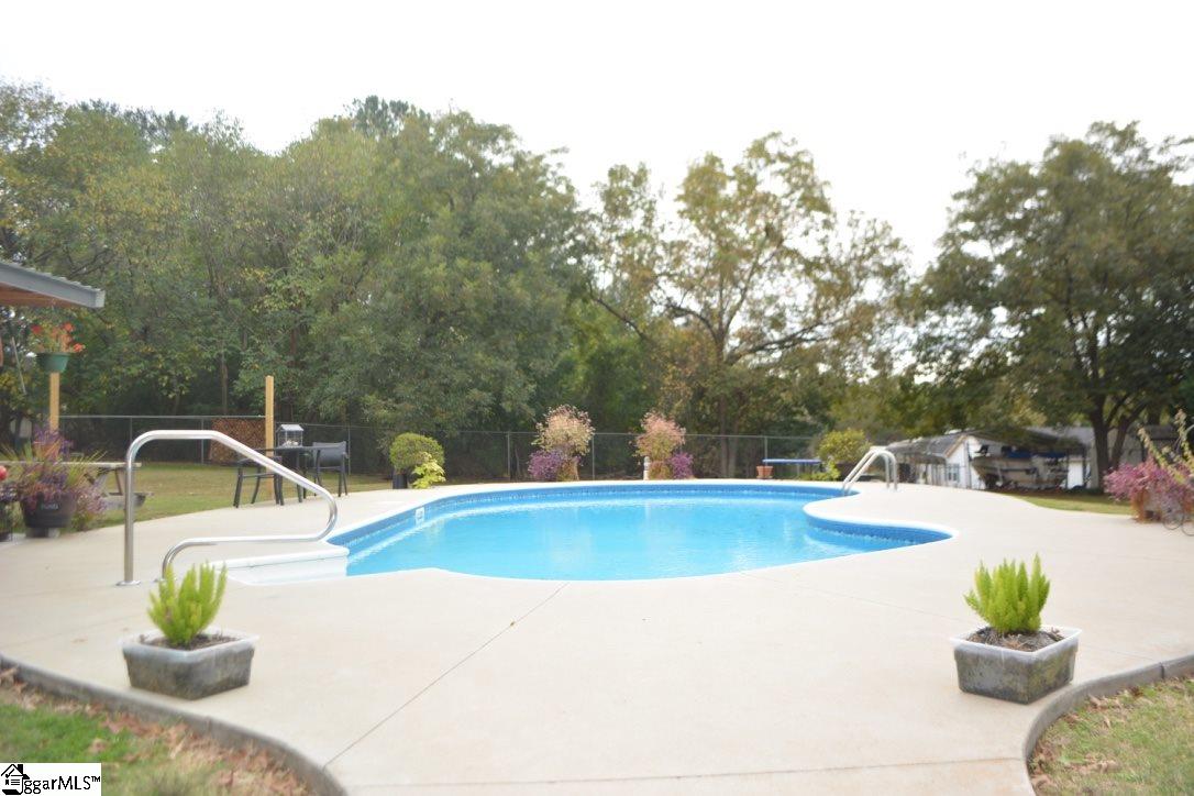 35 Rollingreen Road Greer, SC 29651 - Photo 17 of 20 Gallery Image 17