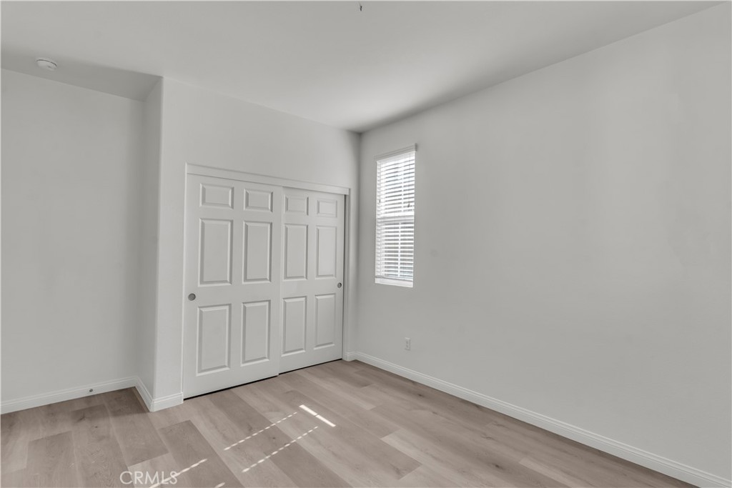 687 South Fillmore Avenue Rialto, CA 92376 - Photo 26 of 39 an empty room with windows